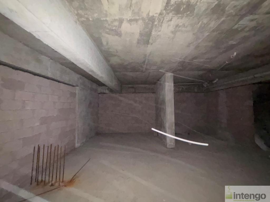 ESENYURT AKKOZA SİTESİ'NDE SATILIK ASMA KATLI DÜKKAN (BRG-652)