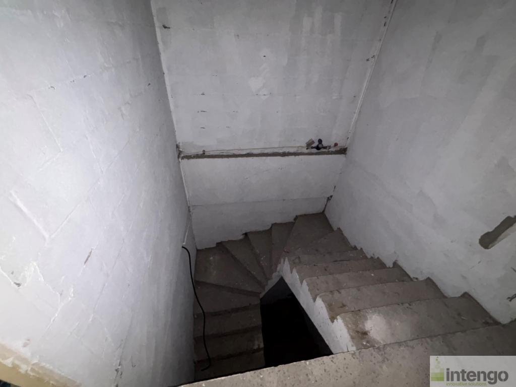 ESENYURT AKKOZA SİTESİ'NDE SATILIK ASMA KATLI DÜKKAN (BRG-652)