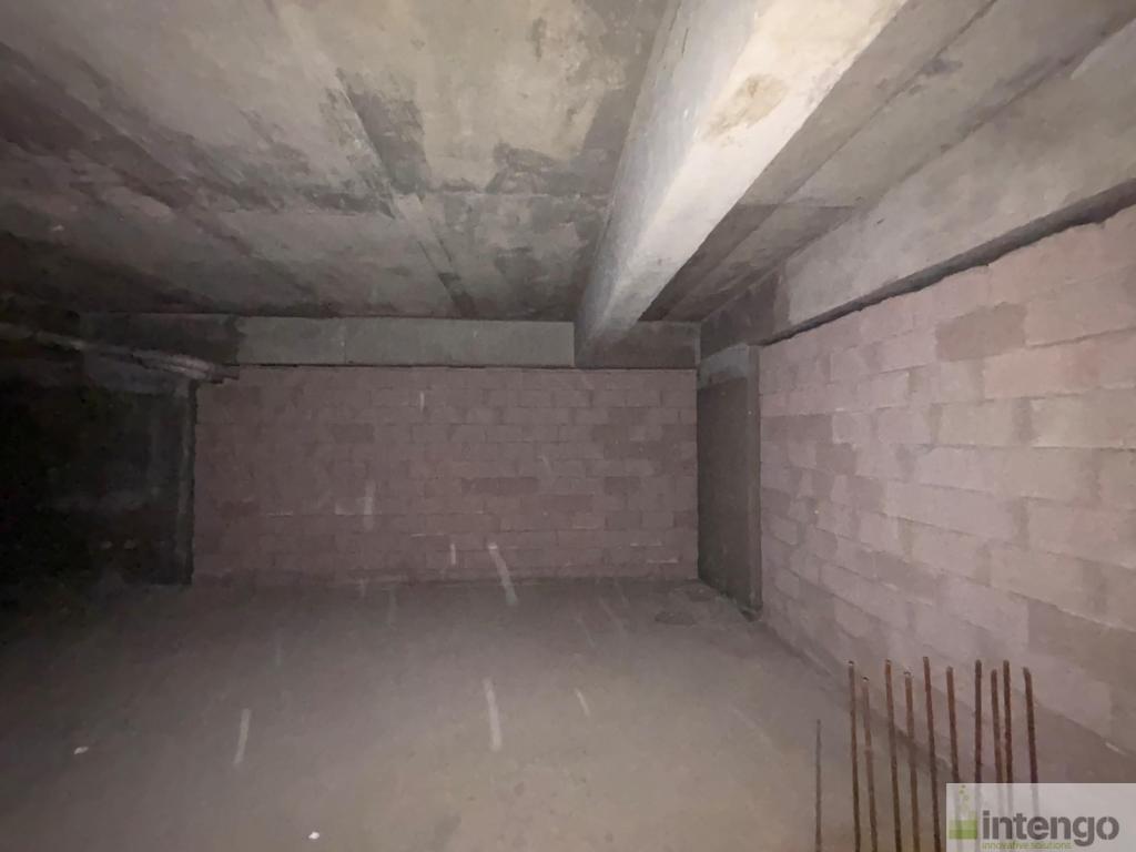 ESENYURT AKKOZA SİTESİ'NDE SATILIK ASMA KATLI DÜKKAN (BRG-652)