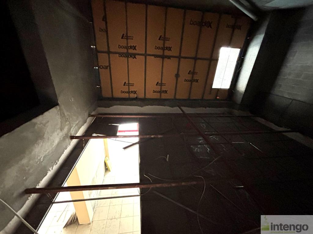 ESENYURT AKKOZA SİTESİ'NDE SATILIK ASMA KATLI DÜKKAN (BRG-652)