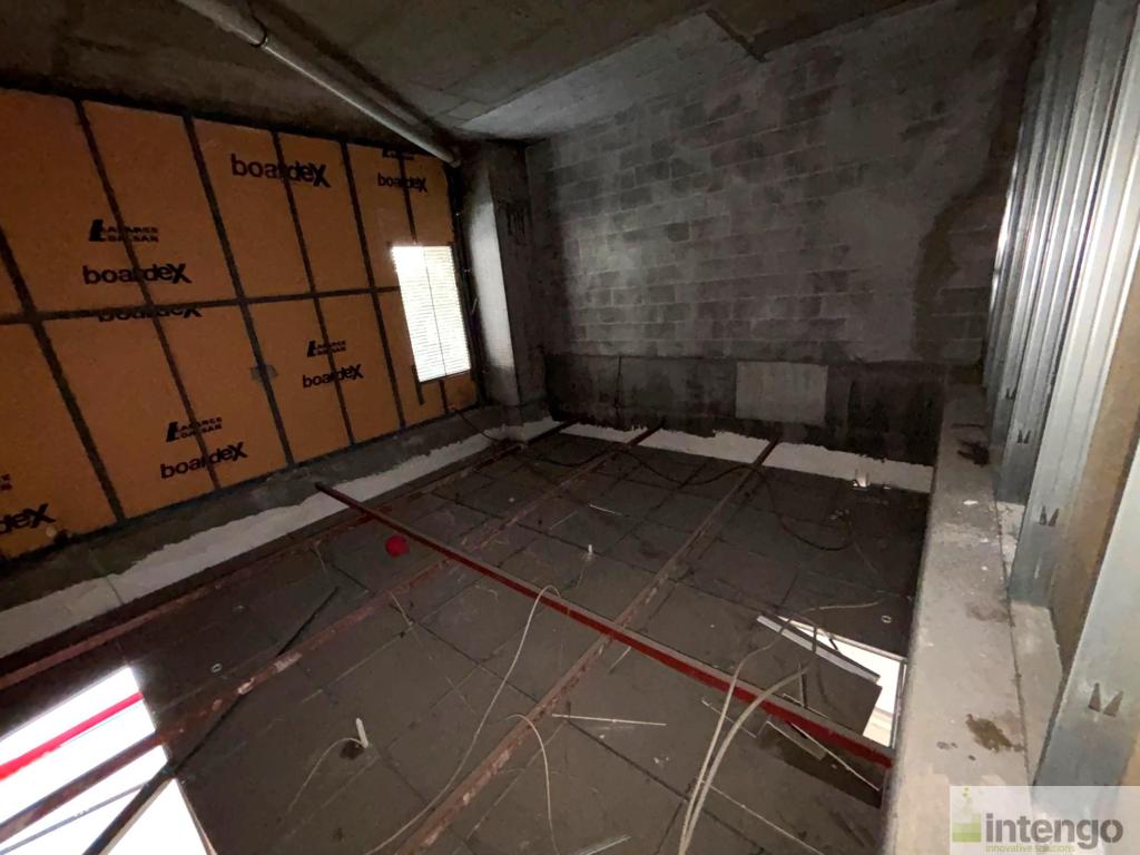 ESENYURT AKKOZA SİTESİ'NDE SATILIK ASMA KATLI DÜKKAN (BRG-652)