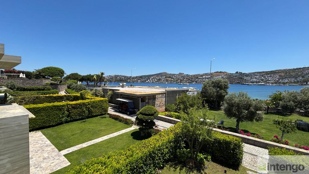 BODRUM SEBA FARİLYA'DA TRİPLEKS VİLLA VE ARSA PAYI (L-3520-21)
