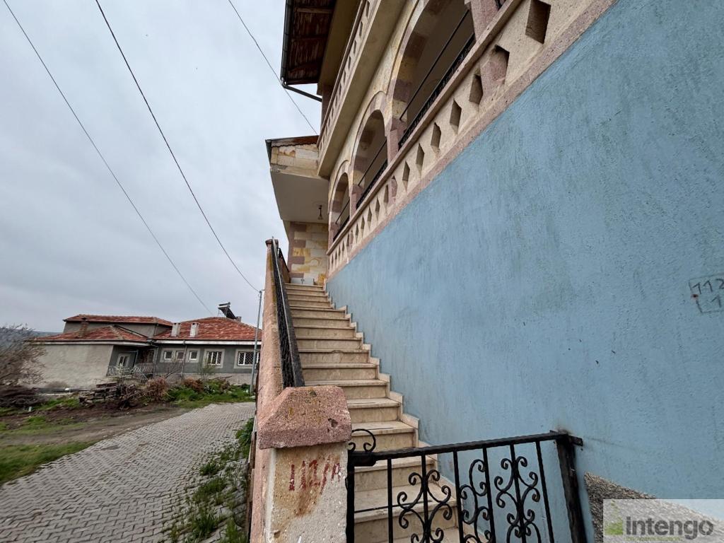 ÜRGÜP ŞAHİNEFENDİ MAHALLESİ'NDE SATILIK MÜSTAKİL EV VE ARSASI (AB-683)