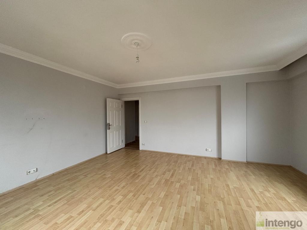 ESPİYE MERKEZ MAHALLESİ'NDE SATILIK DAİRE (AB-1196)