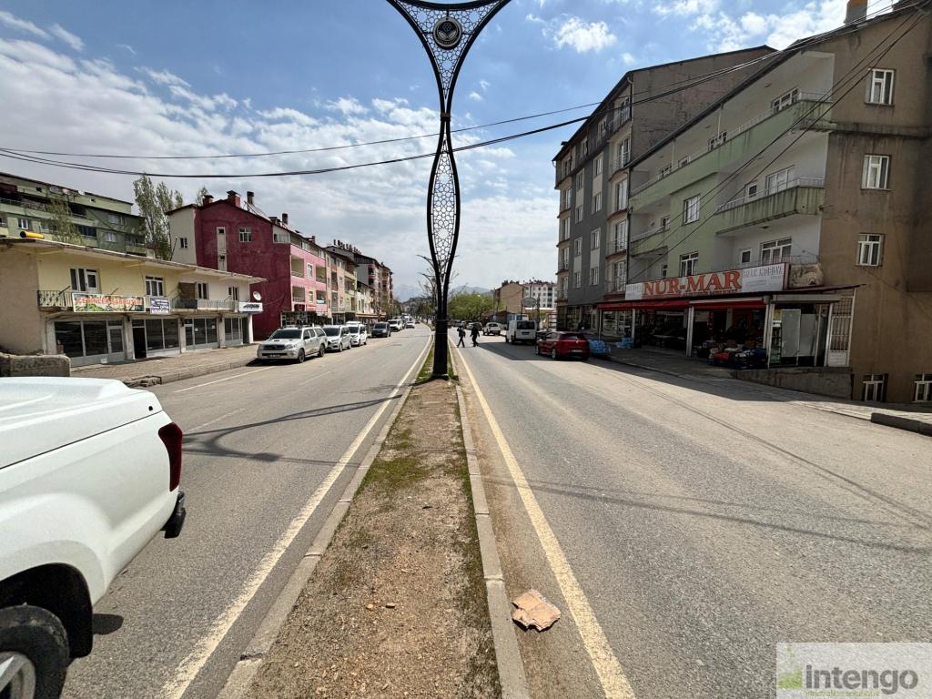 HİZAN HÜKÜMET CADDESİ'NDE SATILIK DÜKKAN (AB-1224)