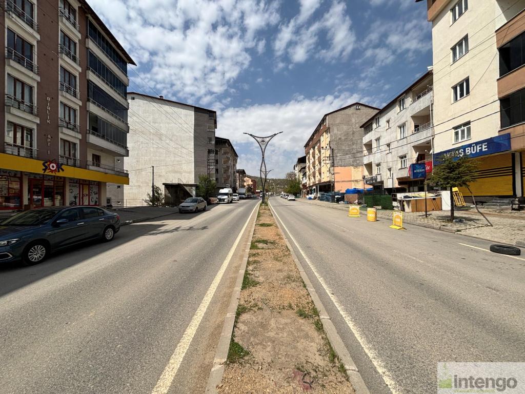 HİZAN HÜKÜMET CADDESİ'NDE SATILIK DÜKKAN (AB-1224)