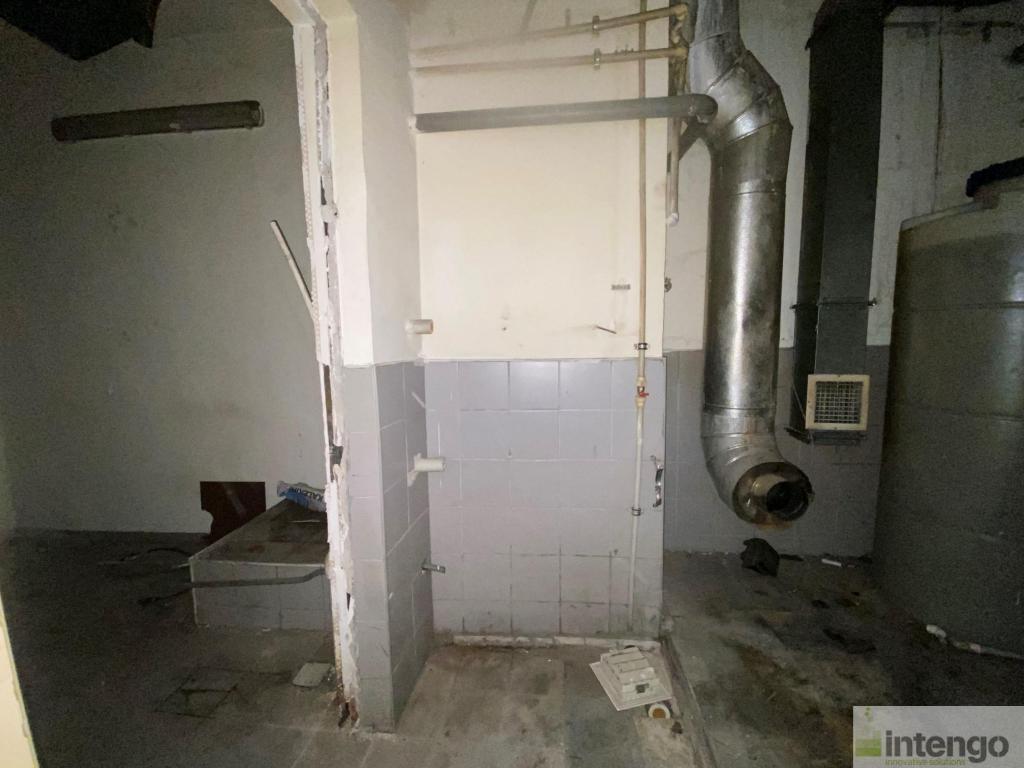 EDİRNE MERKEZ SARAÇLAR CADDESİ'NDE SATILIK DÜKKAN (AB-1258)