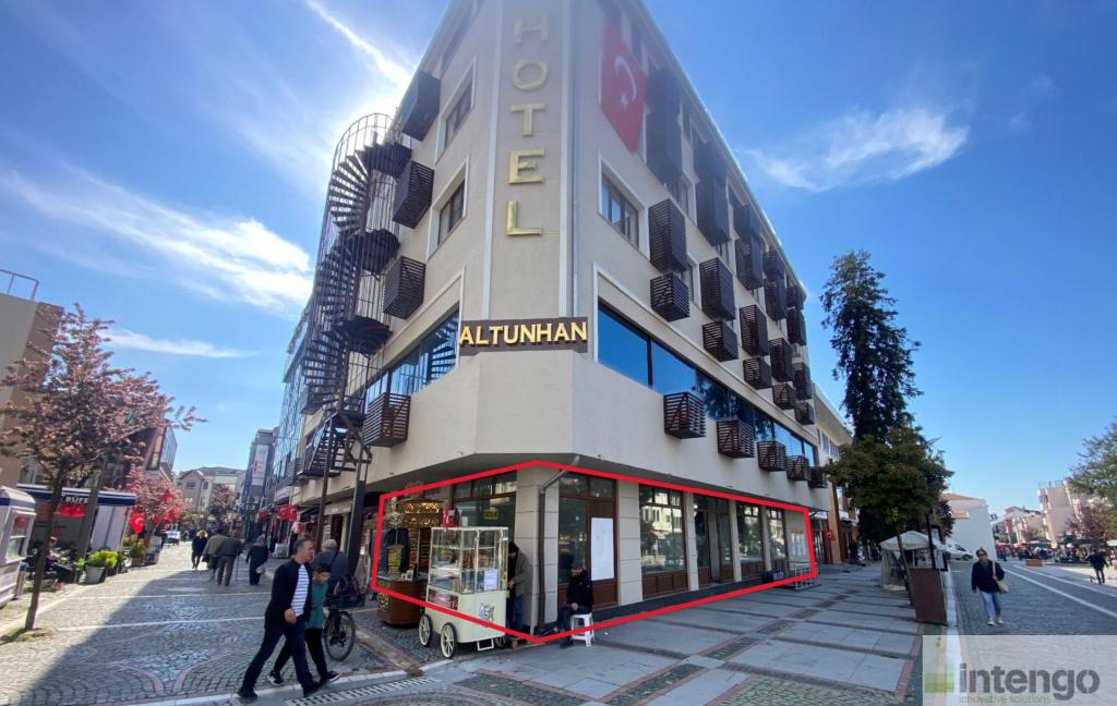 EDİRNE MERKEZ SARAÇLAR CADDESİ'NDE SATILIK DÜKKAN (AB-1258)