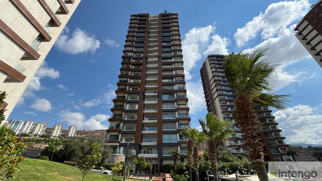 KARŞIYAKA 360 SİTESİ'NDE SATILIK DAİRE (AB-1284)