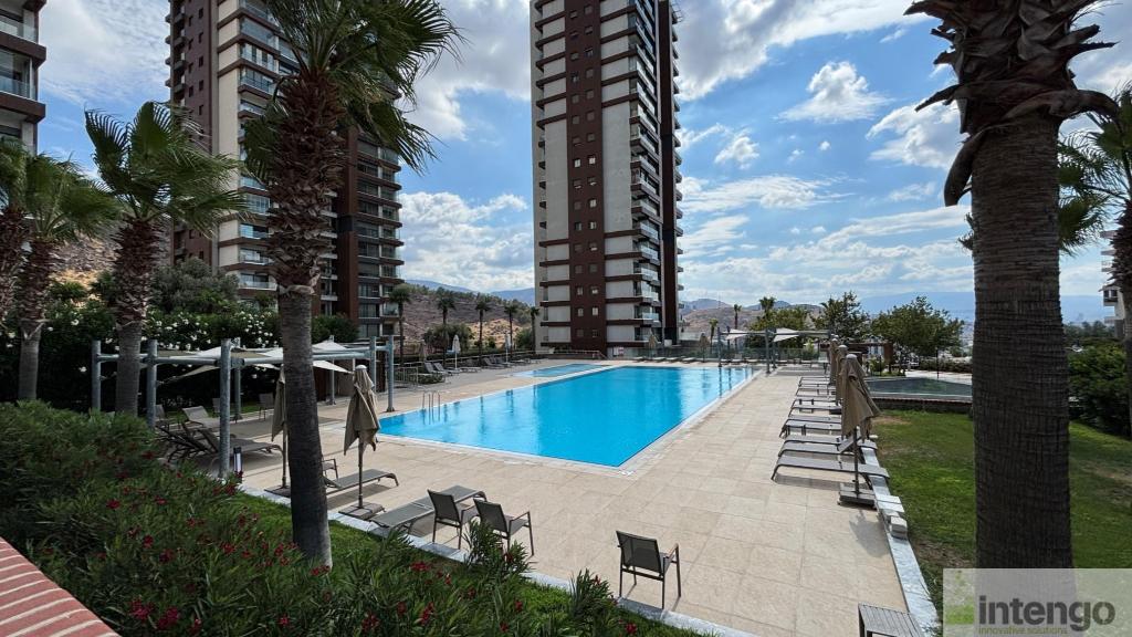 KARŞIYAKA 360 SİTESİ'NDE SATILIK DAİRE (AB-1284)