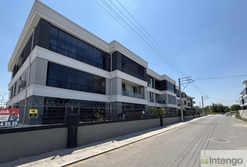 ADAPAZARI TEPEKUM MAHALLESİ'NDE SATILIK DAİRE (AB-1285)