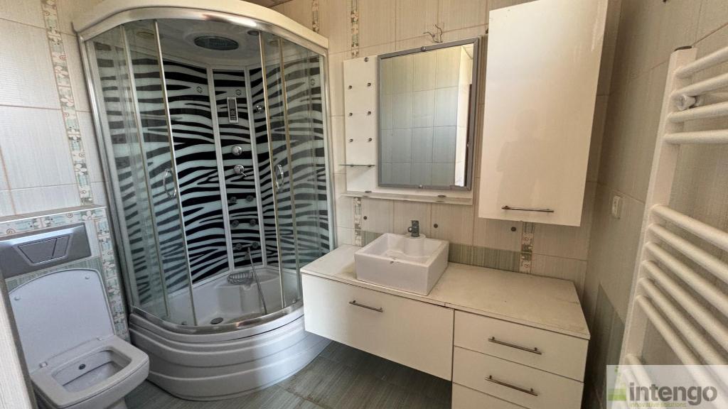 FOÇA'DA HAVUZLU BAHÇELİ TRİPLEKS VİLLA (101715556) — foto 16