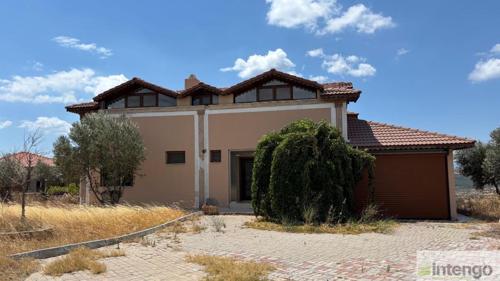 FOÇA'DA HAVUZLU BAHÇELİ TRİPLEKS VİLLA (101715556) — foto 3