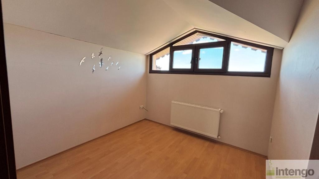FOÇA'DA HAVUZLU BAHÇELİ TRİPLEKS VİLLA (101715556) — foto 27