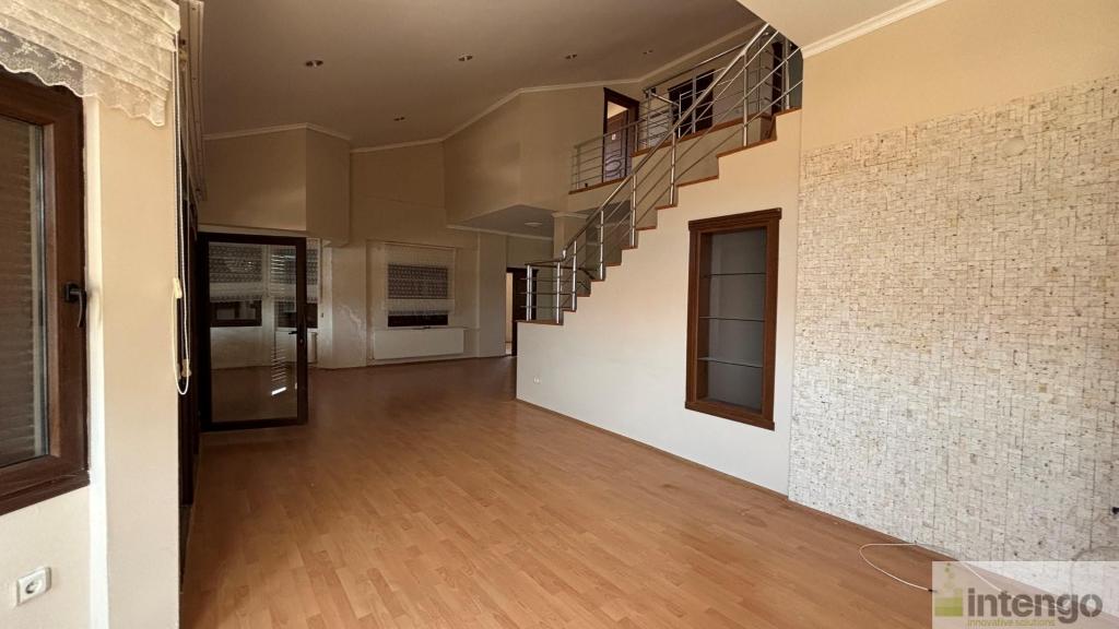 FOÇA'DA HAVUZLU BAHÇELİ TRİPLEKS VİLLA (101715556) — foto 9