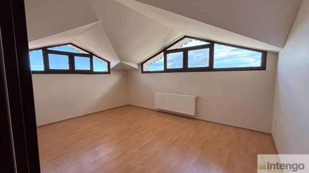 FOÇA'DA HAVUZLU BAHÇELİ TRİPLEKS VİLLA (101715556) — foto 25