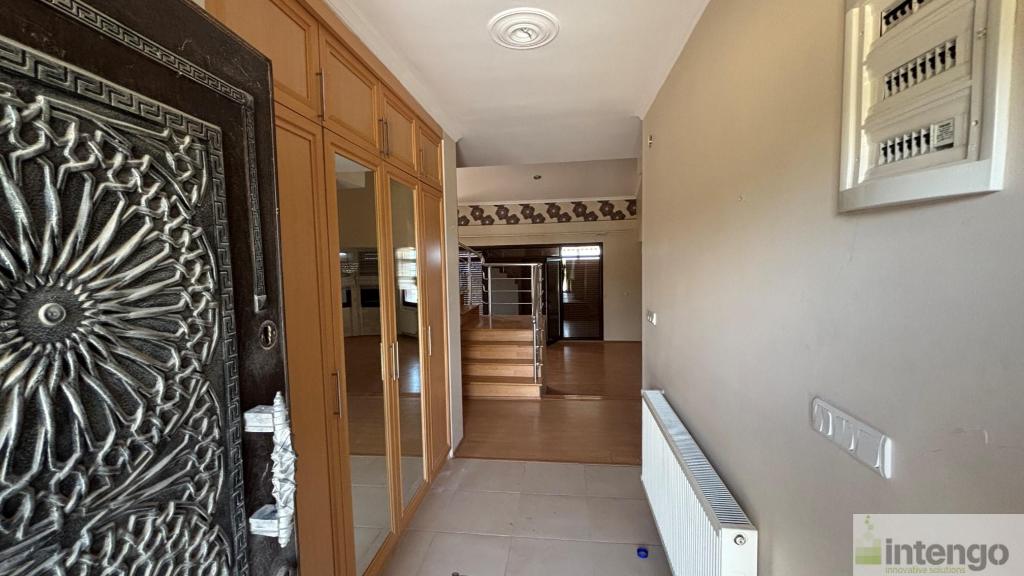 FOÇA'DA HAVUZLU BAHÇELİ TRİPLEKS VİLLA (101715556) — foto 5