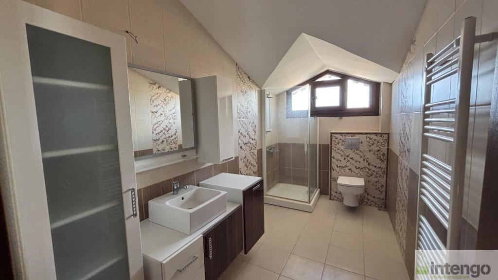 FOÇA'DA HAVUZLU BAHÇELİ TRİPLEKS VİLLA (101715556) — foto 29