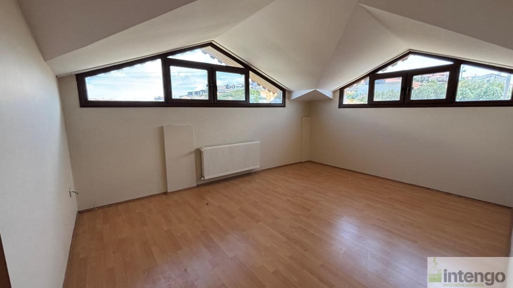 FOÇA'DA HAVUZLU BAHÇELİ TRİPLEKS VİLLA (101715556) — foto 23