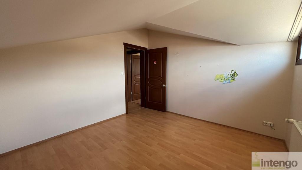 FOÇA'DA HAVUZLU BAHÇELİ TRİPLEKS VİLLA (101715556) — foto 22