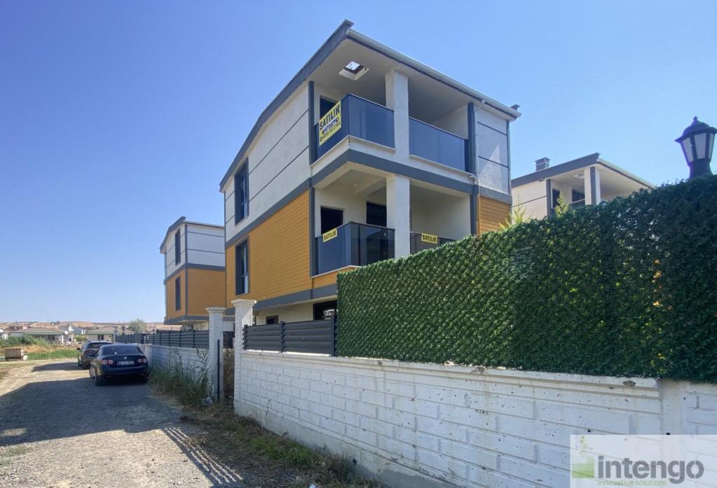 MARMARAEREĞLİSİ YENİÇİFTLİK MİMOZA EVLERİ'NDE SATILIK TRİPLEKS VİLLA (101708710) — foto 2