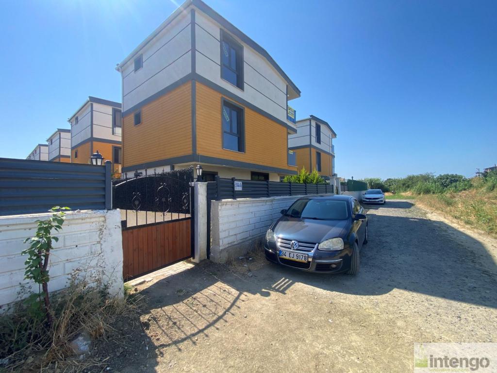 MARMARAEREĞLİSİ YENİÇİFTLİK MİMOZA EVLERİ'NDE SATILIK TRİPLEKS VİLLA (101708710) — foto 3