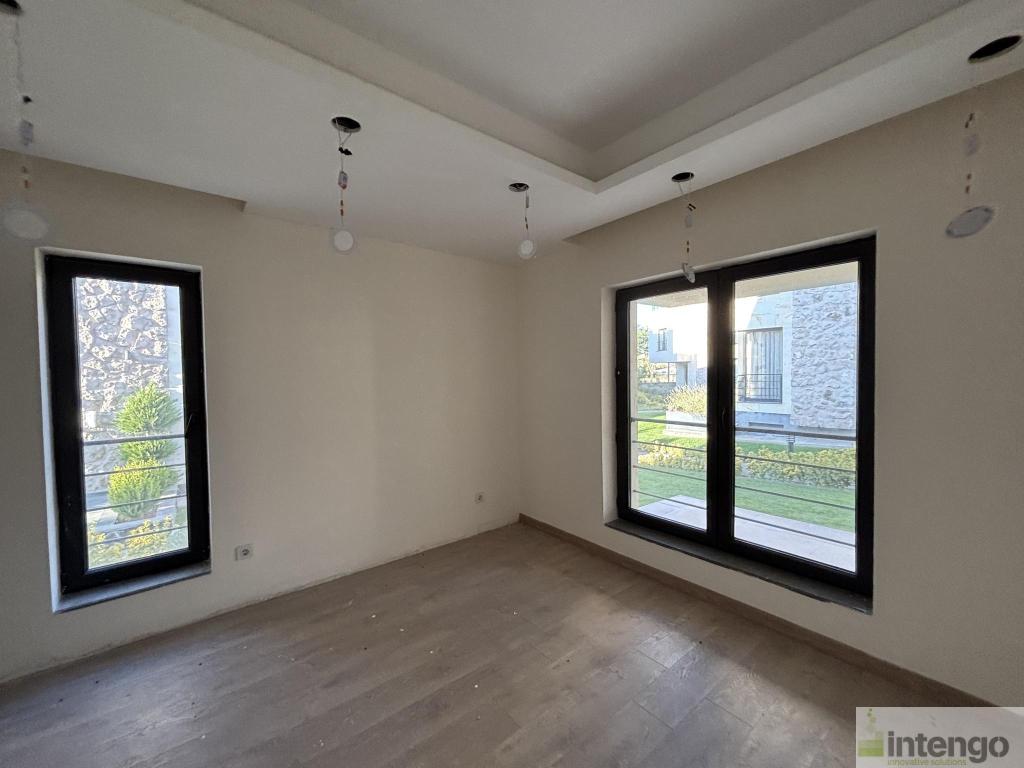 AVANOS AVA VİLLALARI SİTESİ'NDE SATILIK TRİPLEKS VİLLA (T-306812)