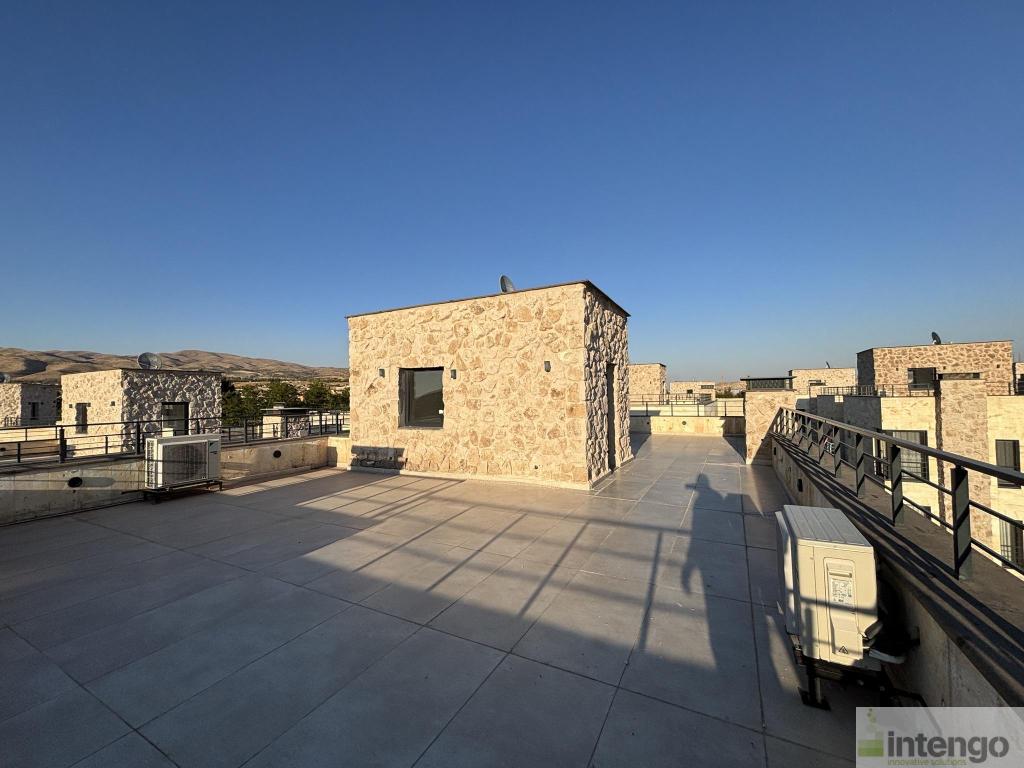 AVANOS AVA VİLLALARI SİTESİ'NDE SATILIK TRİPLEKS VİLLA (T-306812)