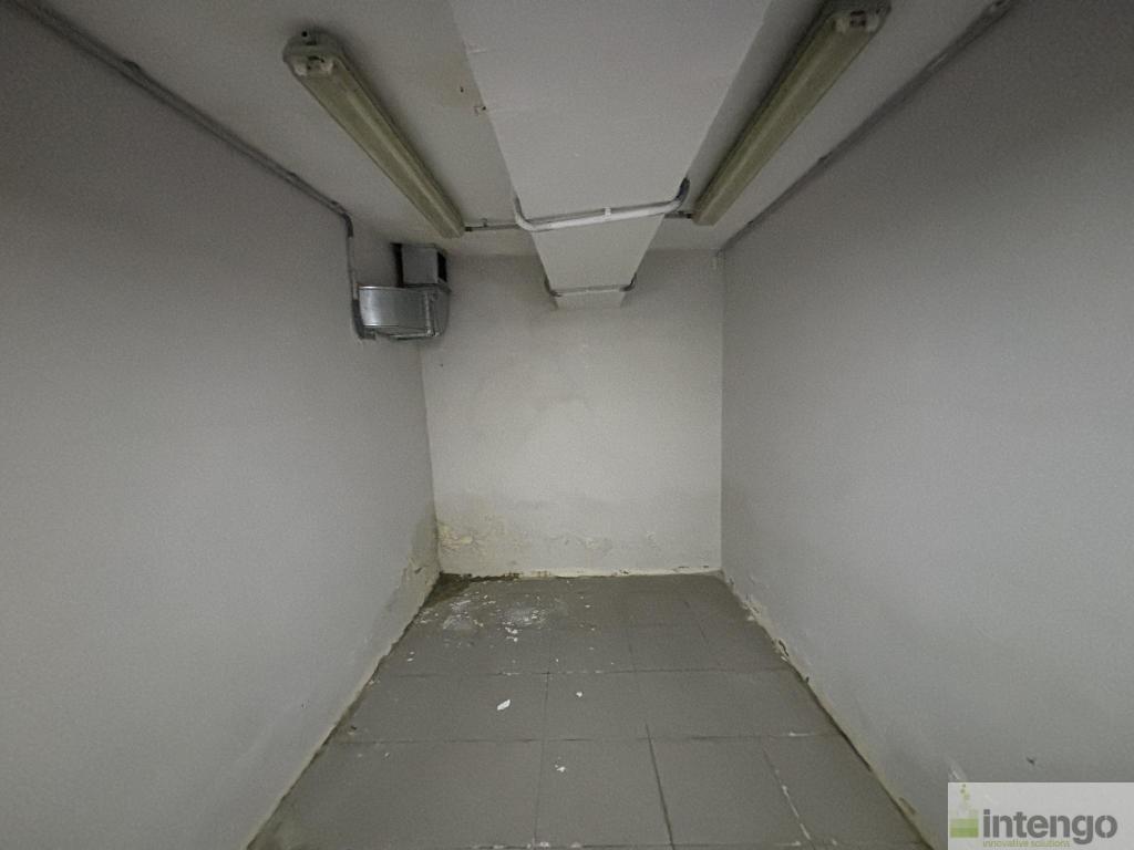BEŞİKTAŞ DEREBOYU CADDESİ'NDE SATILIK 3 KATLI DÜKKAN (T-100503)