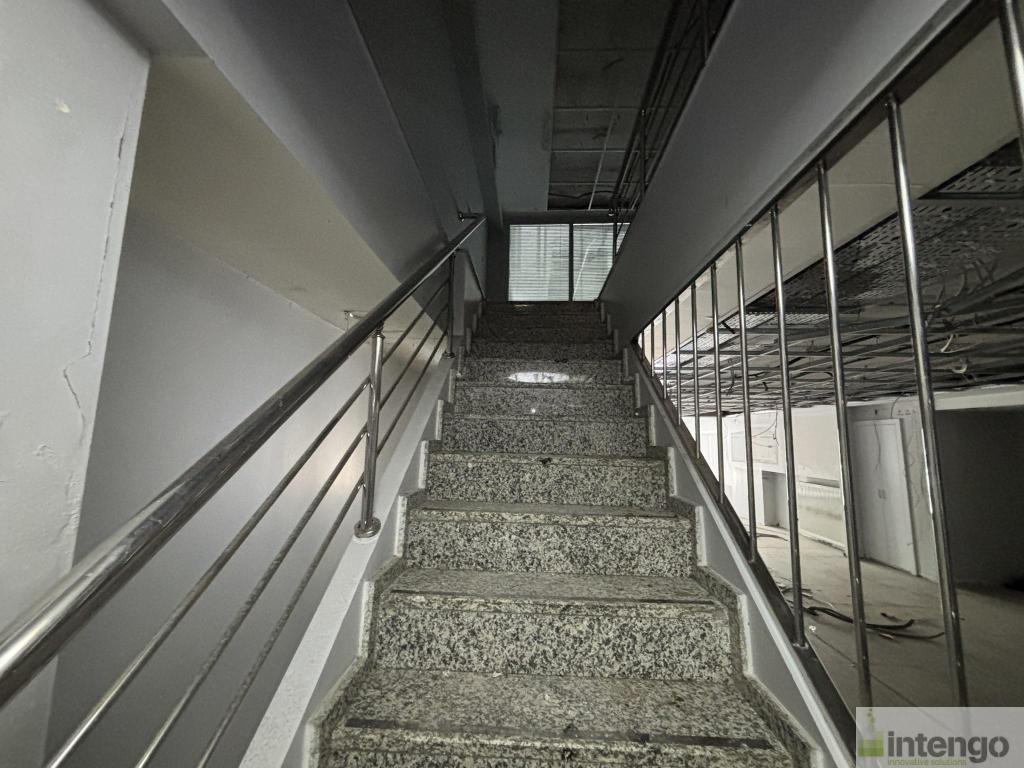 BEŞİKTAŞ DEREBOYU CADDESİ'NDE SATILIK 3 KATLI DÜKKAN (T-100503)