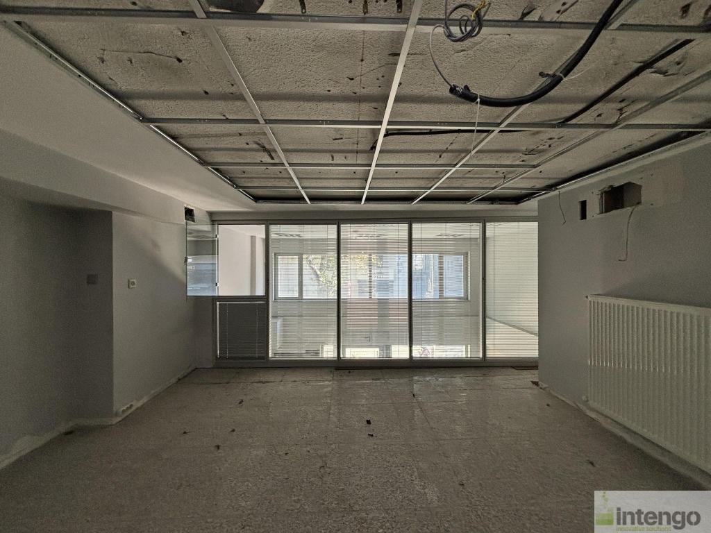 BEŞİKTAŞ DEREBOYU CADDESİ'NDE SATILIK 3 KATLI DÜKKAN (T-100503)