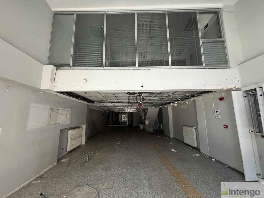 BEŞİKTAŞ DEREBOYU CADDESİ'NDE SATILIK 3 KATLI DÜKKAN (T-100503)