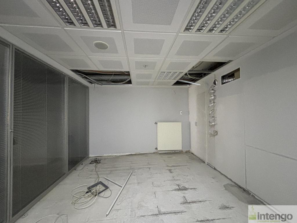 BEŞİKTAŞ DEREBOYU CADDESİ'NDE SATILIK 3 KATLI DÜKKAN (T-100503)