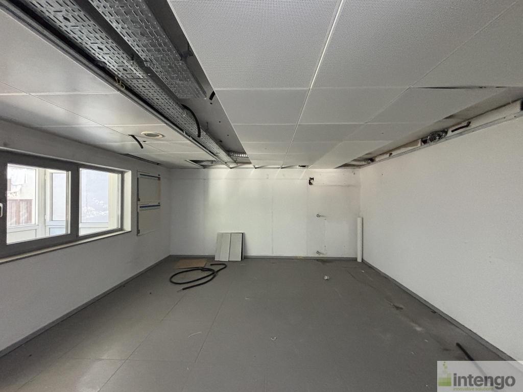 ŞİŞLİ KURTULUŞ CADDESİ'NDE SATILIK 3 KATLI DÜKKAN (T-100405)