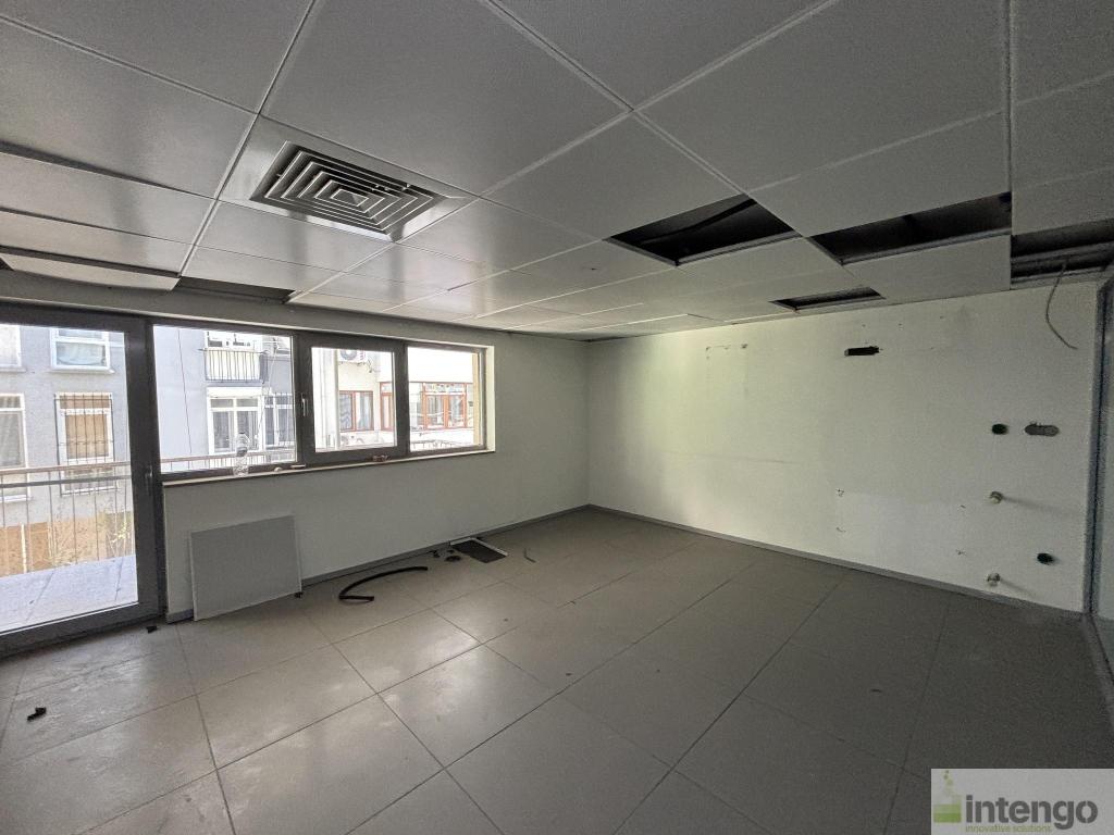 ŞİŞLİ KURTULUŞ CADDESİ'NDE SATILIK 3 KATLI DÜKKAN (T-100405)