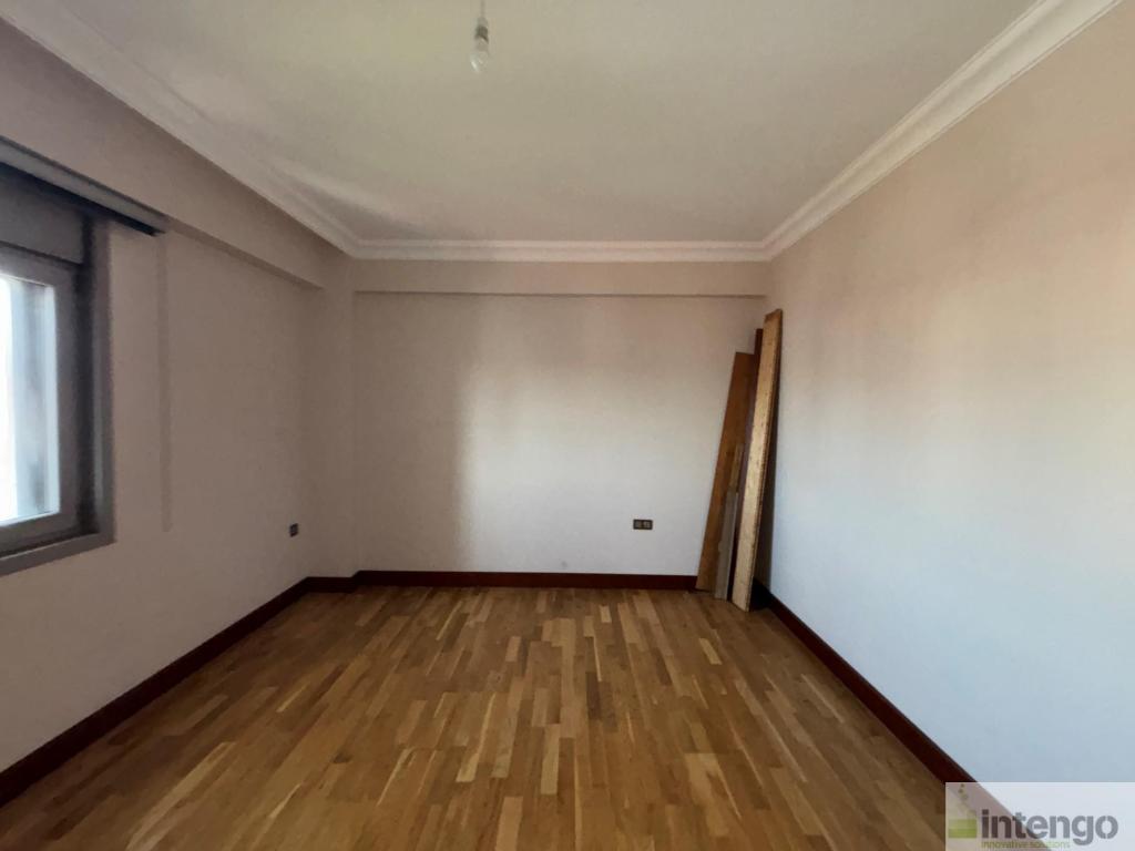 PENDİK SAHİL KONAKLARI'NDA SATILIK DENİZ MANZARALI DAİRE (V-796)