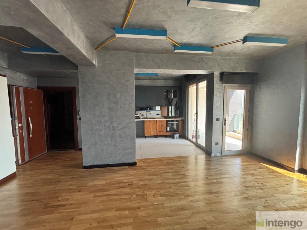 PENDİK SAHİL KONAKLARI'NDA SATILIK DENİZ MANZARALI DAİRE (V-796)