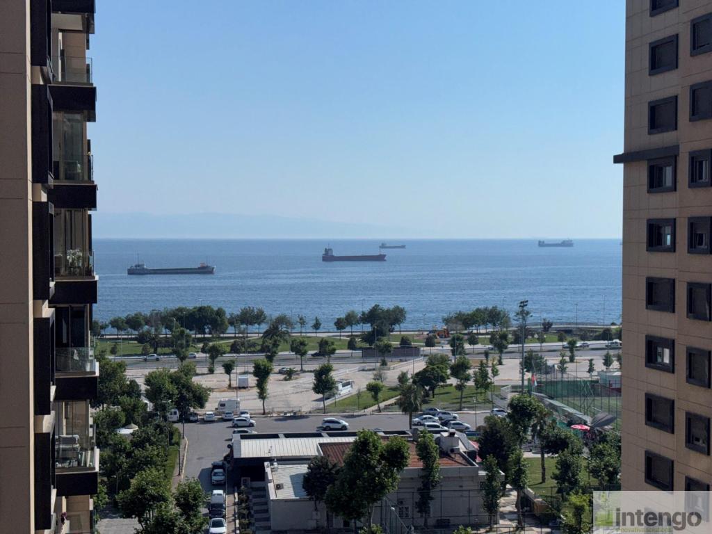 PENDİK SAHİL KONAKLARI'NDA SATILIK DENİZ MANZARALI DAİRE (V-796)