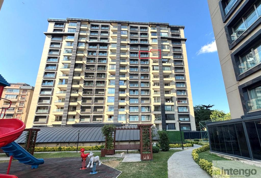 PENDİK SAHİL KONAKLARI'NDA SATILIK DENİZ MANZARALI DAİRE (V-796)