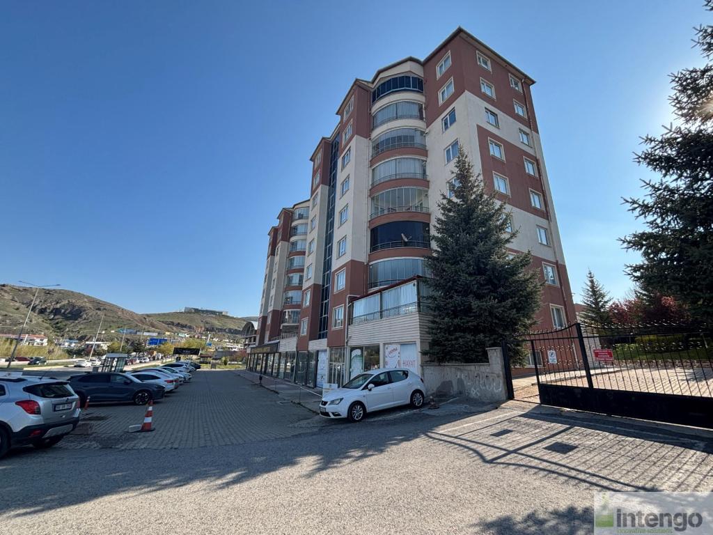 YOZGAT MERKEZ CEMİL ÇİÇEK CADDESİ'NDE SATILIK DÜKKAN (V-802)