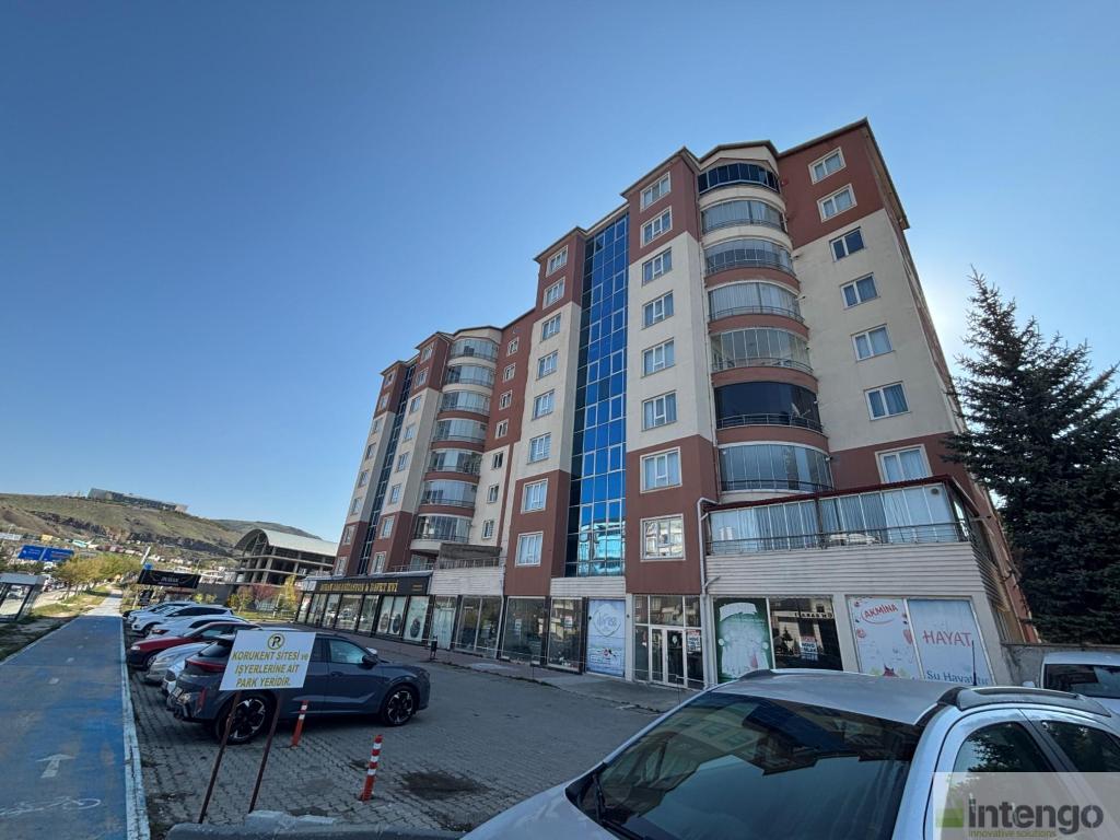 YOZGAT MERKEZ CEMİL ÇİÇEK CADDESİ'NDE SATILIK DÜKKAN (V-802)