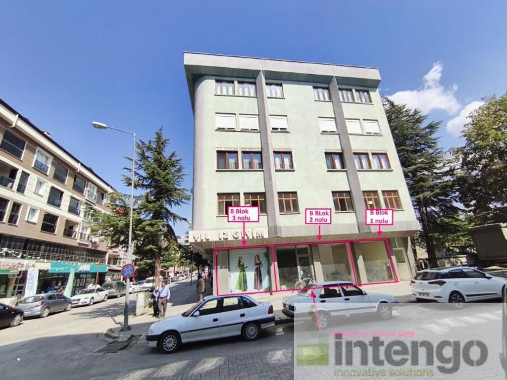 YALVAÇ KAŞYUKARI MAHALLESİ'NDE SATILIK CADDE ÜZERİ DÜKKAN (V-814)