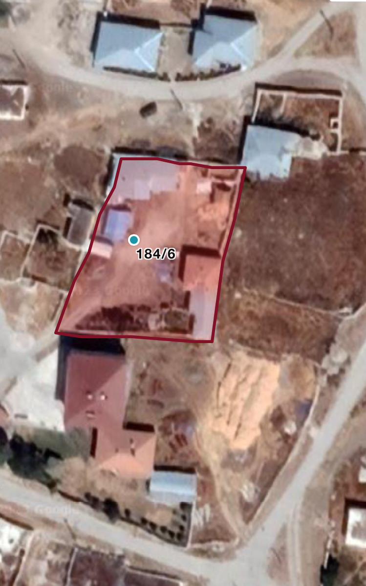 PINARBAŞI METHİYE MAH.'DE SATILIK ARSA VE KÖY EVİ (R-1199)