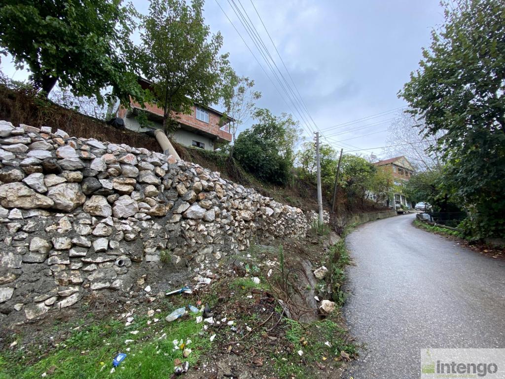 YIĞILCA HACILAR KÖYÜ'NDE HİSSELİ ARSA VE MÜSTAKİL EV (R-1458)