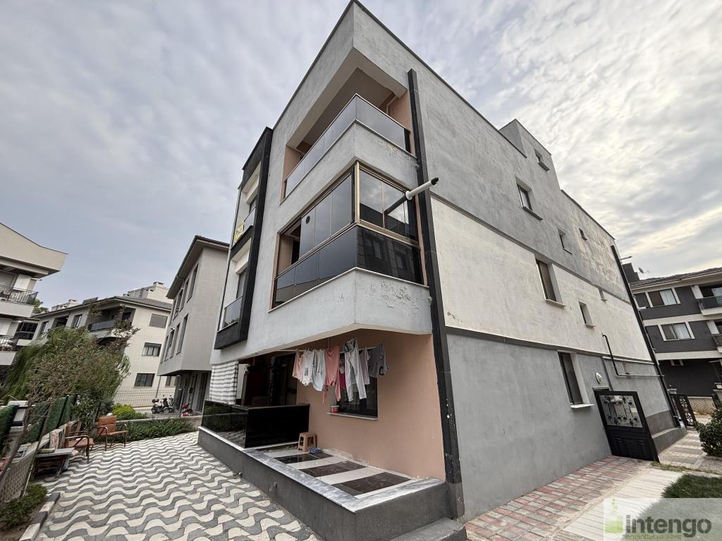 BERGAMA FATİH MAHALLESİ'NDE SATILIK DAİRE (R-1621)