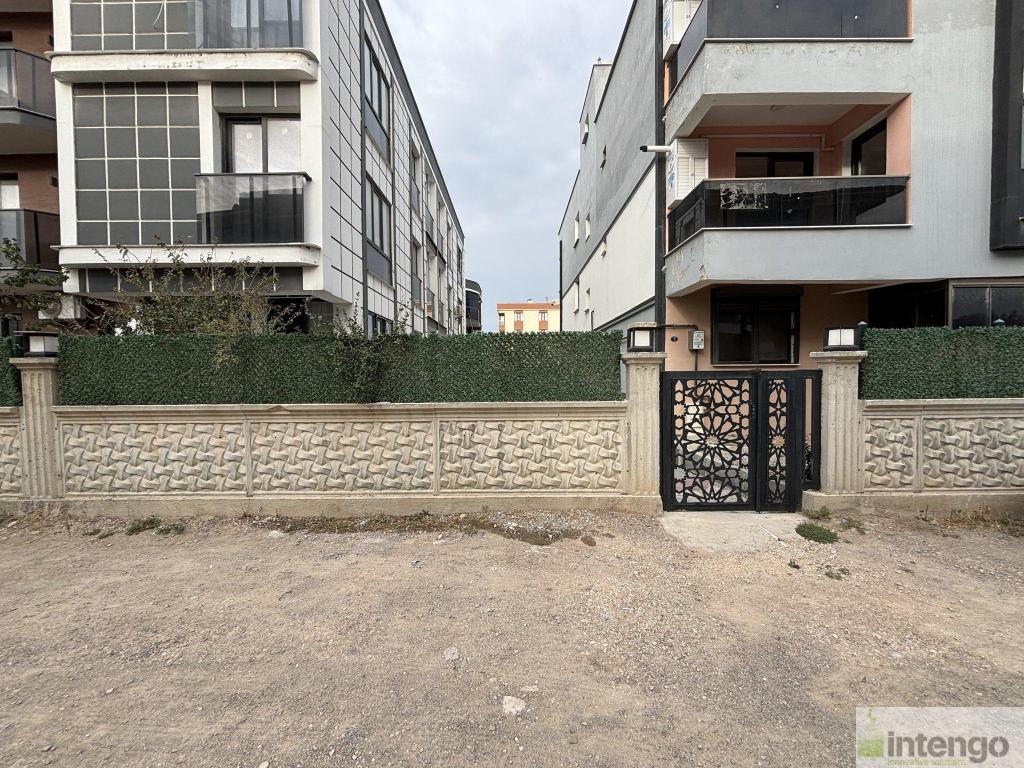BERGAMA FATİH MAHALLESİ'NDE SATILIK DAİRE (R-1621)