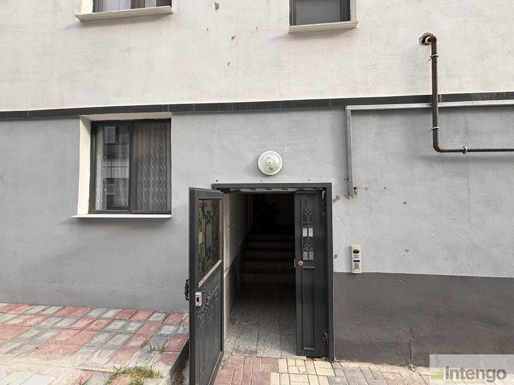 BERGAMA FATİH MAHALLESİ'NDE SATILIK DAİRE (R-1621)