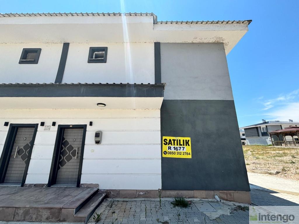 TUŞBA BLR EMLAK SİTESİ'NDE SATILIK DUBLEKS VİLLA (R-1677)
