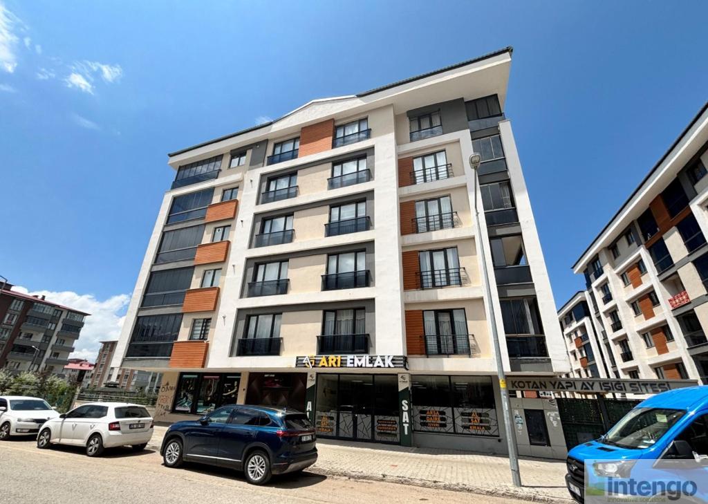 PALANDÖKEN AYIŞIĞI SİTESİ'NDE SATILIK DAİRE (R-1686)