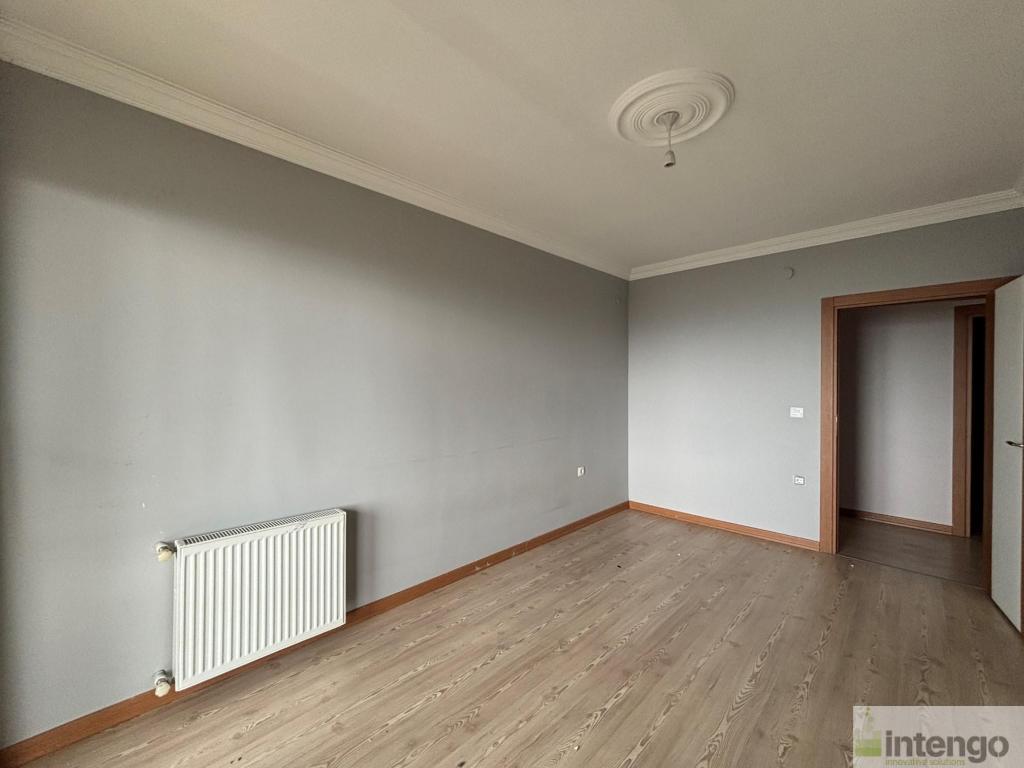 ARSİN YEŞİLYALI MAHALLESİ'NDE SATILIK DENİZ MANZARALI DAİRE (R-1711)